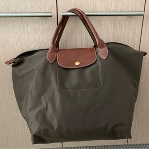 Brown medium short handle longchamp tote